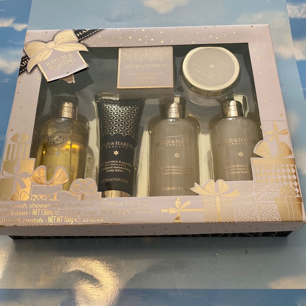 Baylis and Harding Gift Set New!